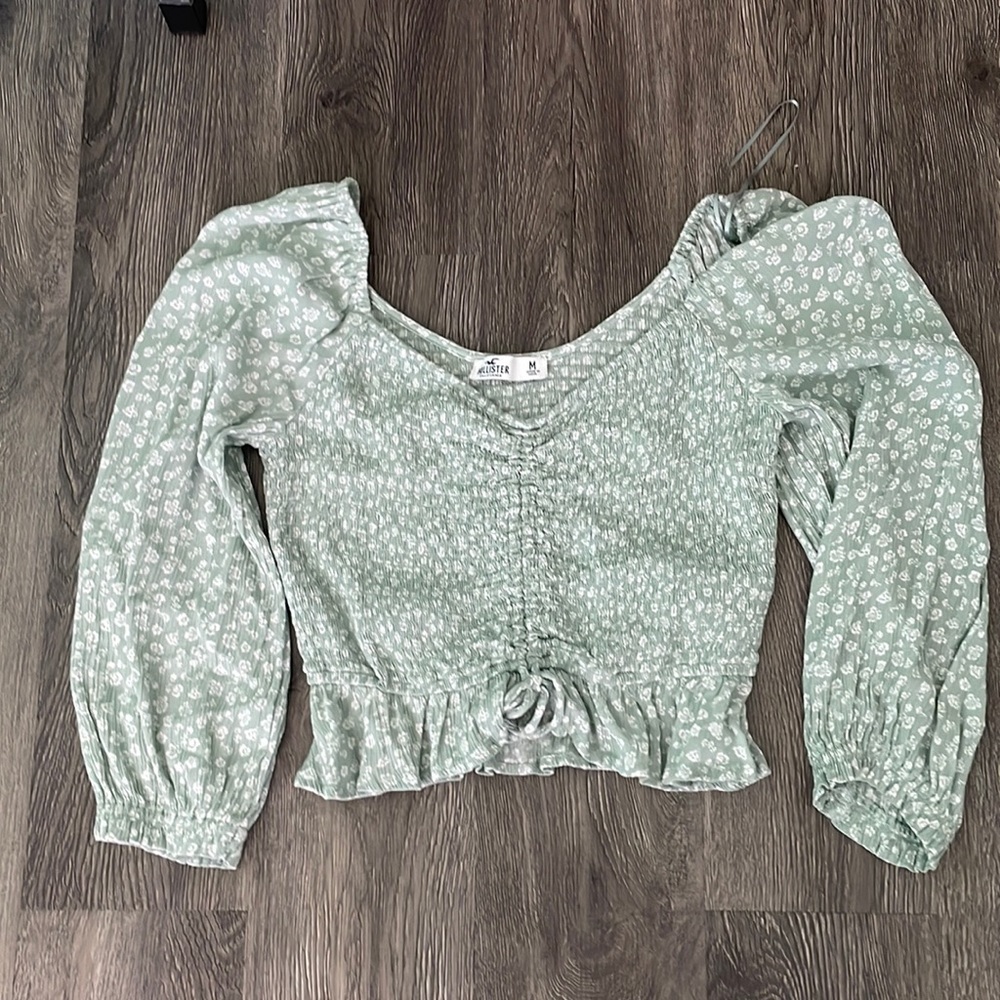 Hollister size medium blouse color green